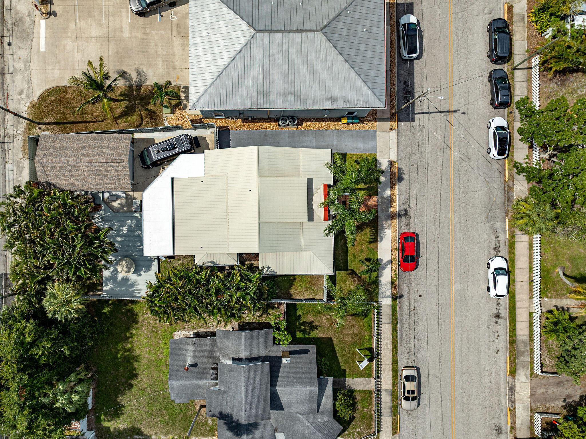 Homes for sale in Melbourne, FL | 2100 Vernon Pl, Melbourne, FL 32901 | MLS# R11114460