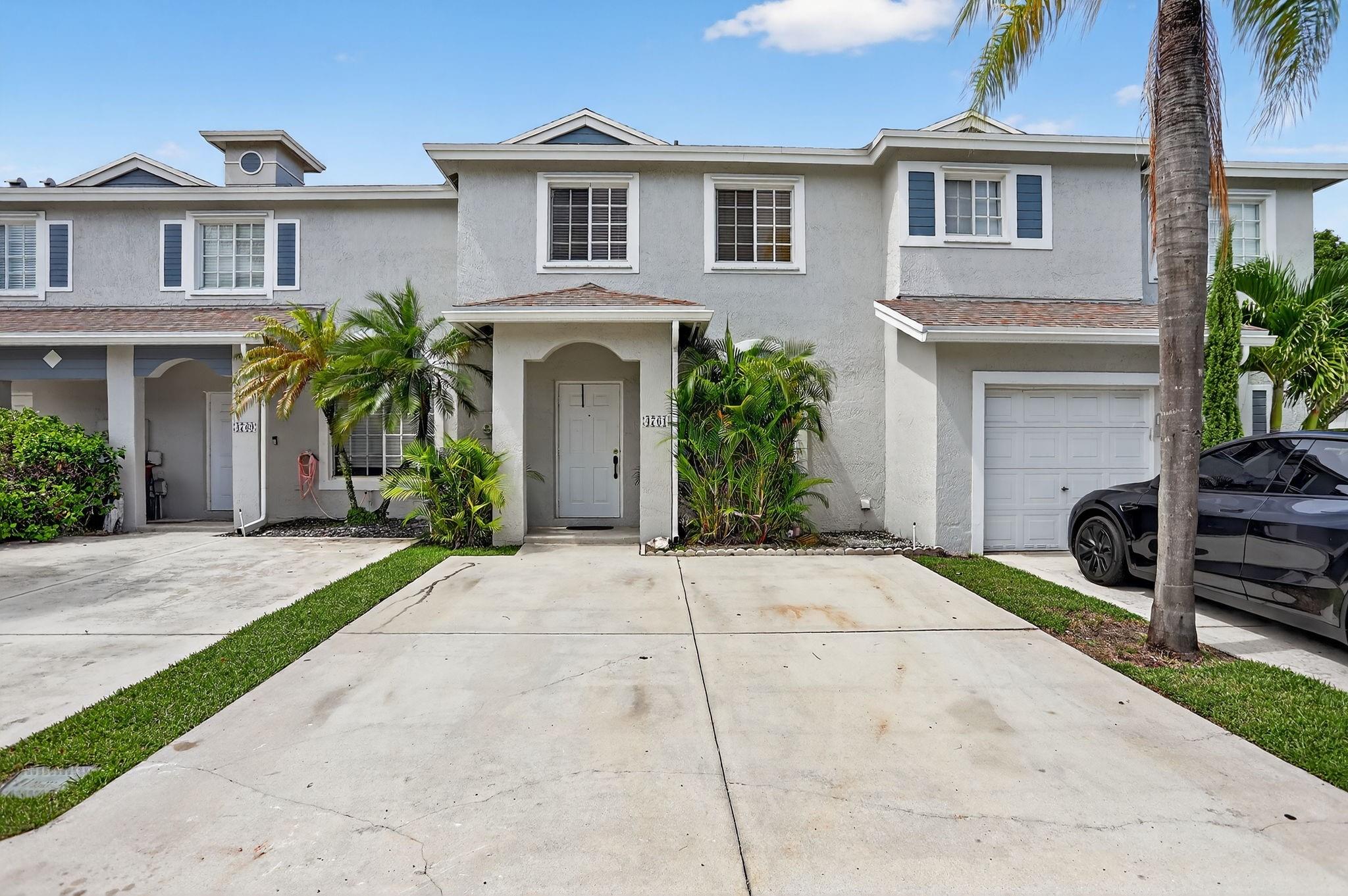 4761 SW 14th Place 4761