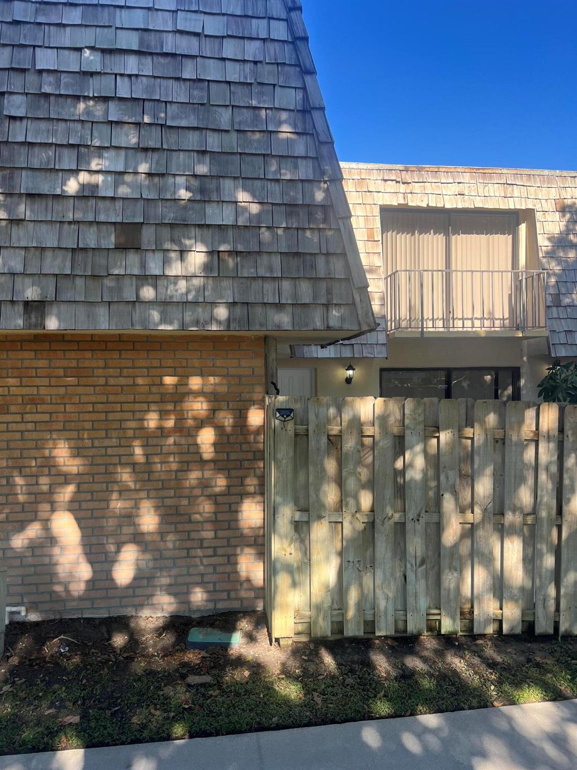 Homes for sale in Palm Springs, FL | 8 Lake Arbor Dr, Palm Springs, FL 33461 | MLS# R11114558