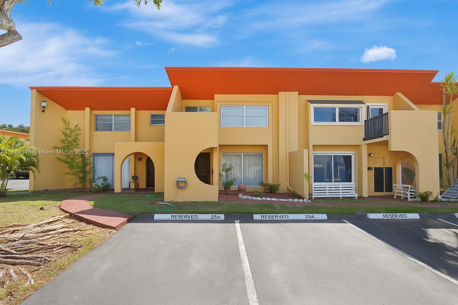 Taracoma Townhomes Condo