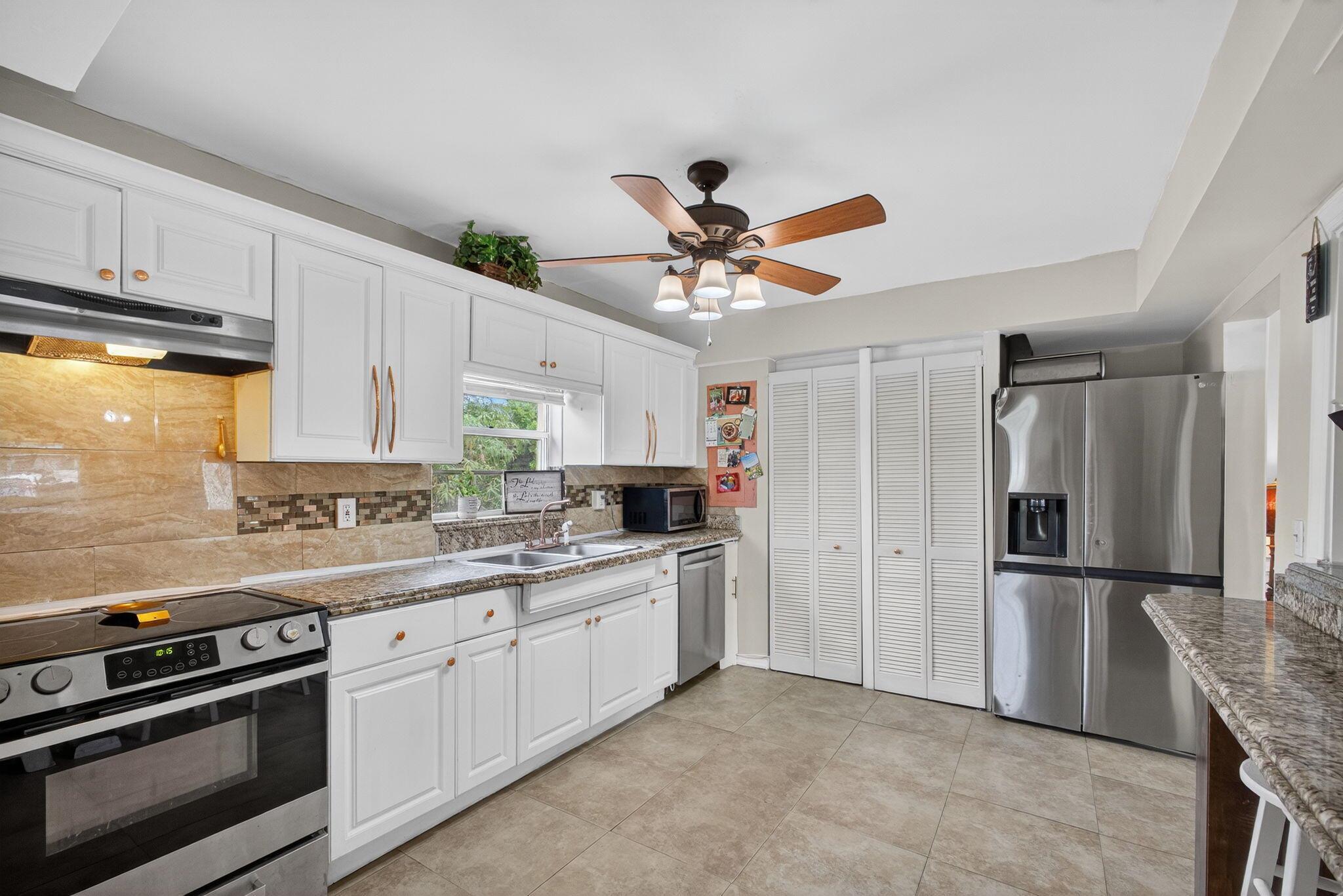 Homes for sale in Riviera Beach, FL | 1136 W 7Th Street, Riviera Beach, FL 33404 | MLS# R11114597