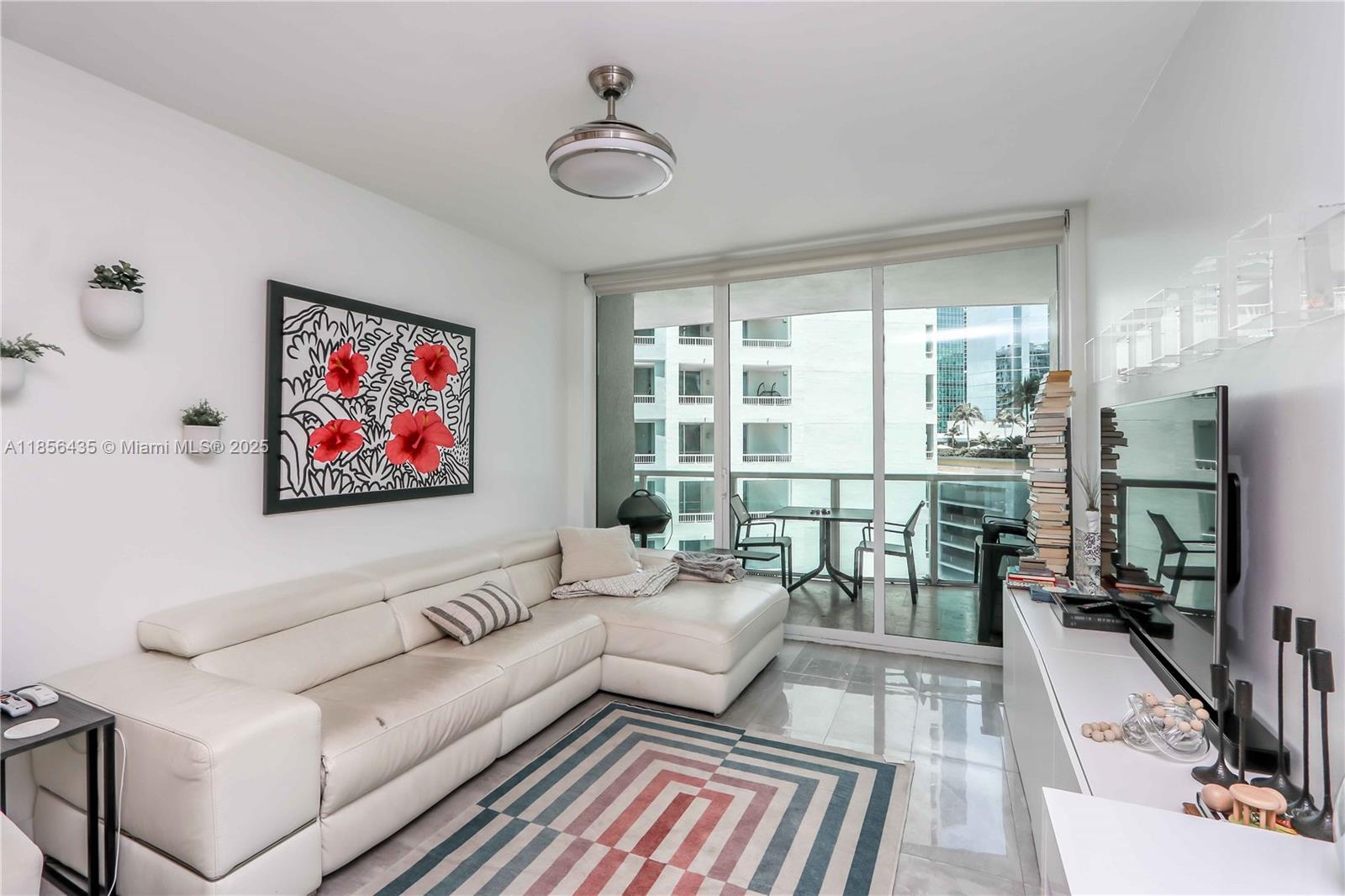 218 SE 14th St #1406, Miami FL 33131