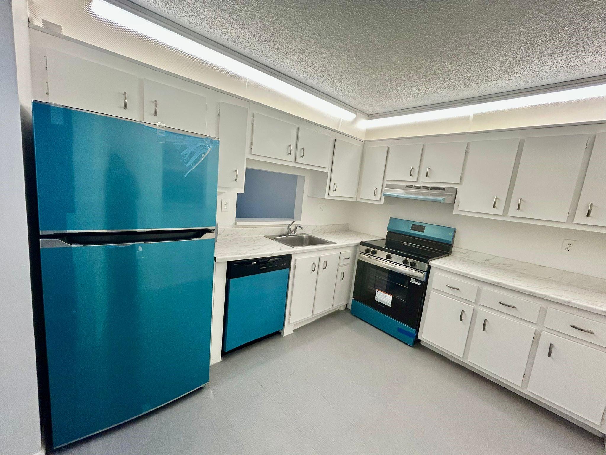 Somerset At Lauderdale La