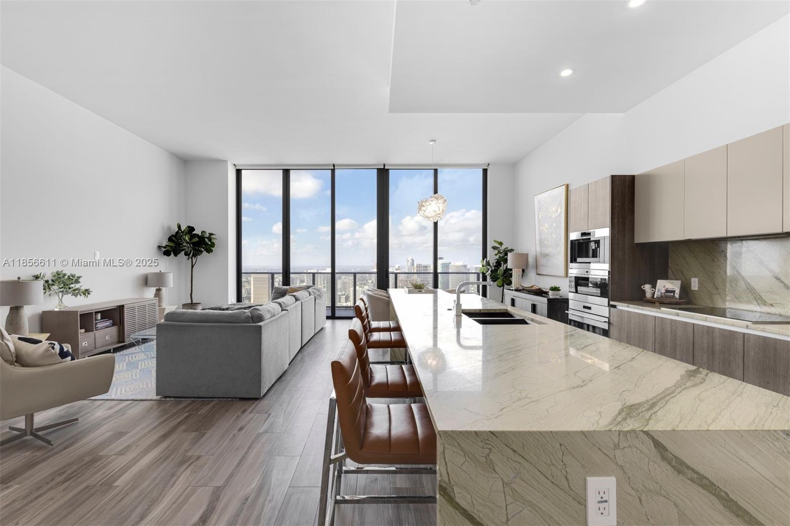 Apartamento para Alugar em Miami, FL
