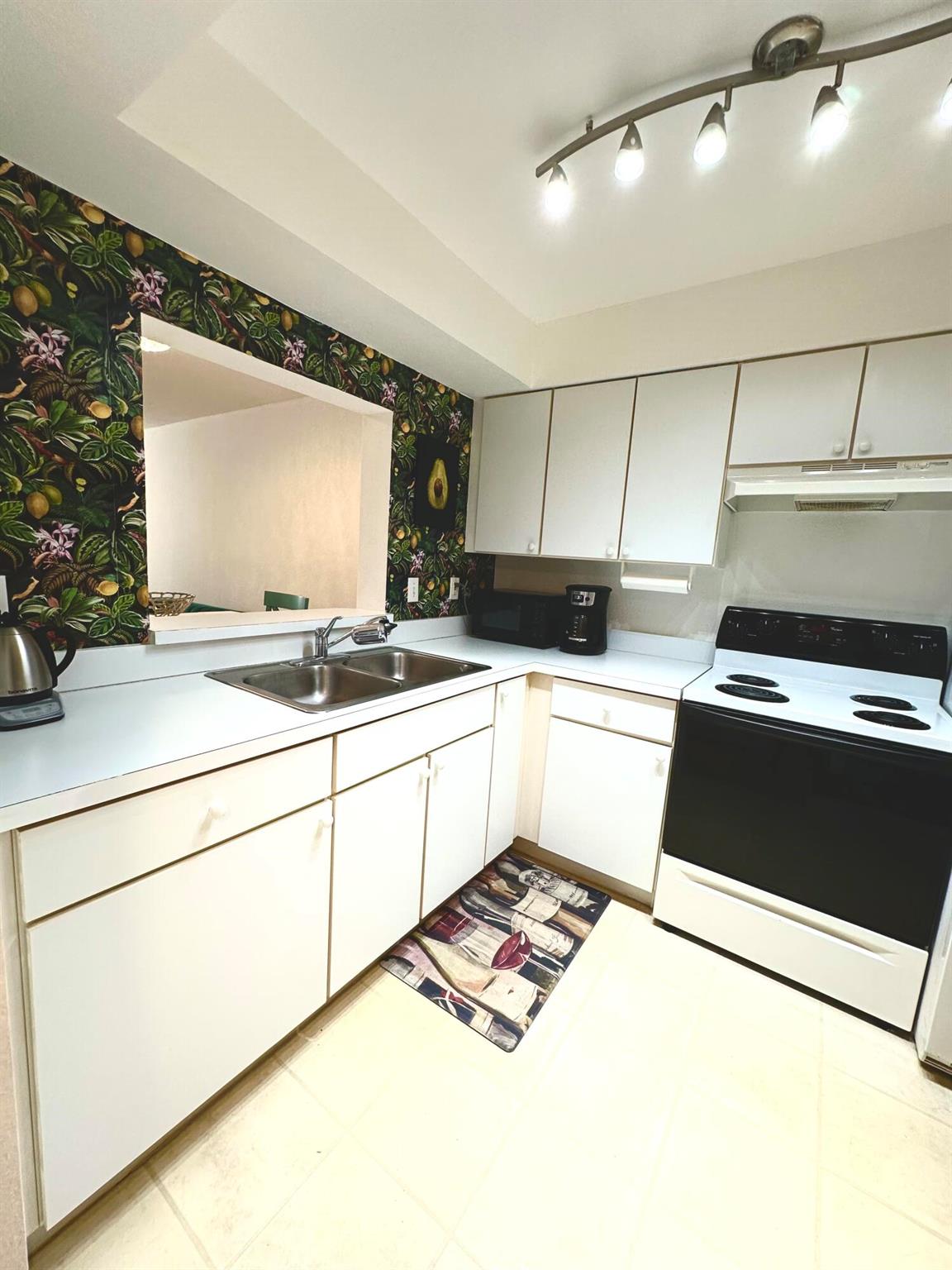 Homes for sale in Oakland Park, FL | 4025 N Federal Hwy #224b, Oakland Park, FL 33308 | MLS# R11114736