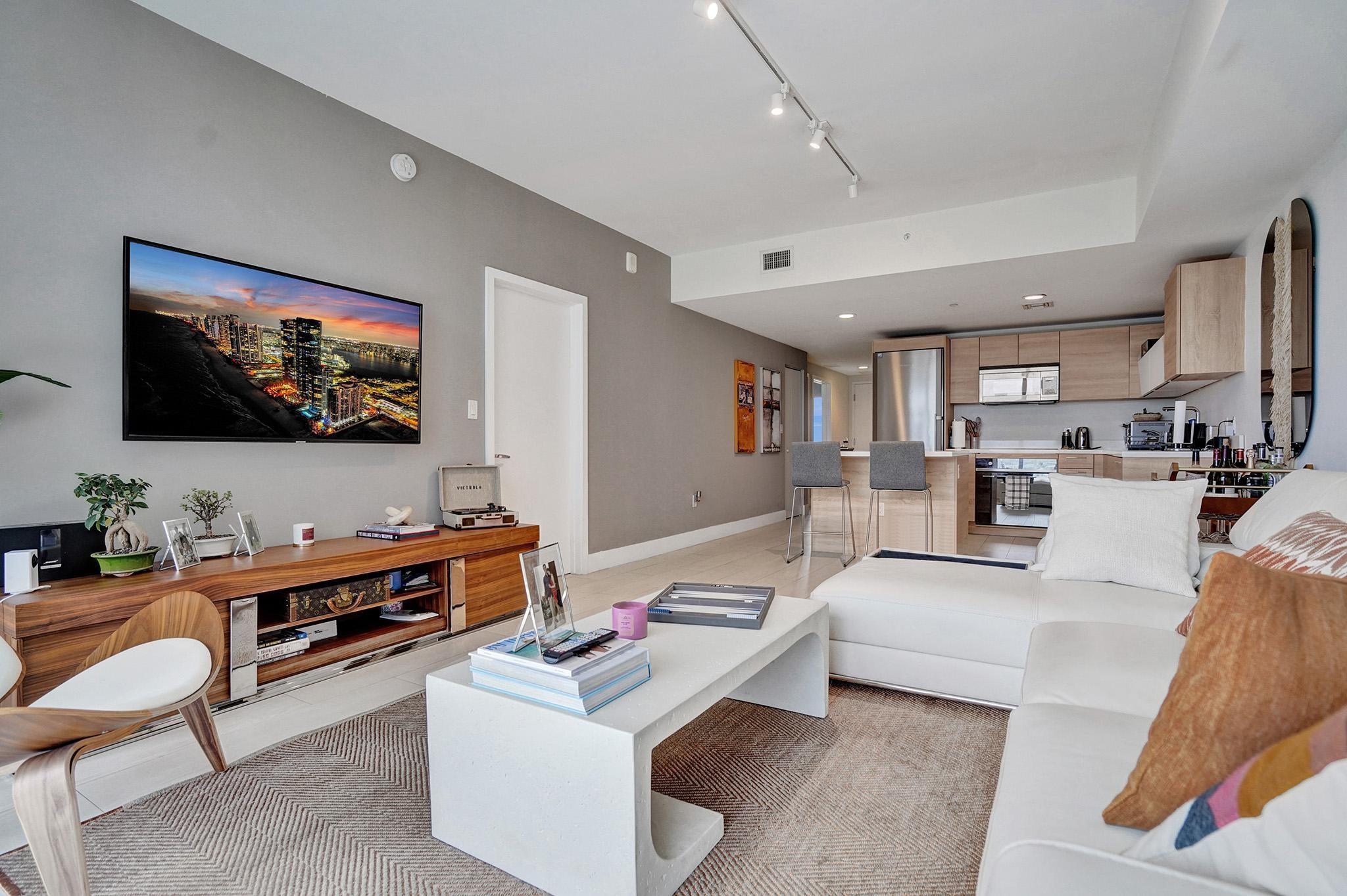 Condo for Sale in North Miami Beach, FL