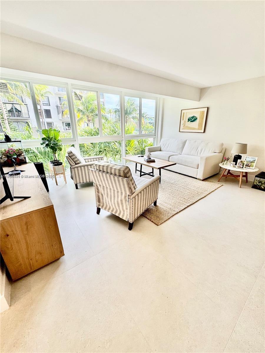 Crandon Tower Key Biscayne, FL 33149