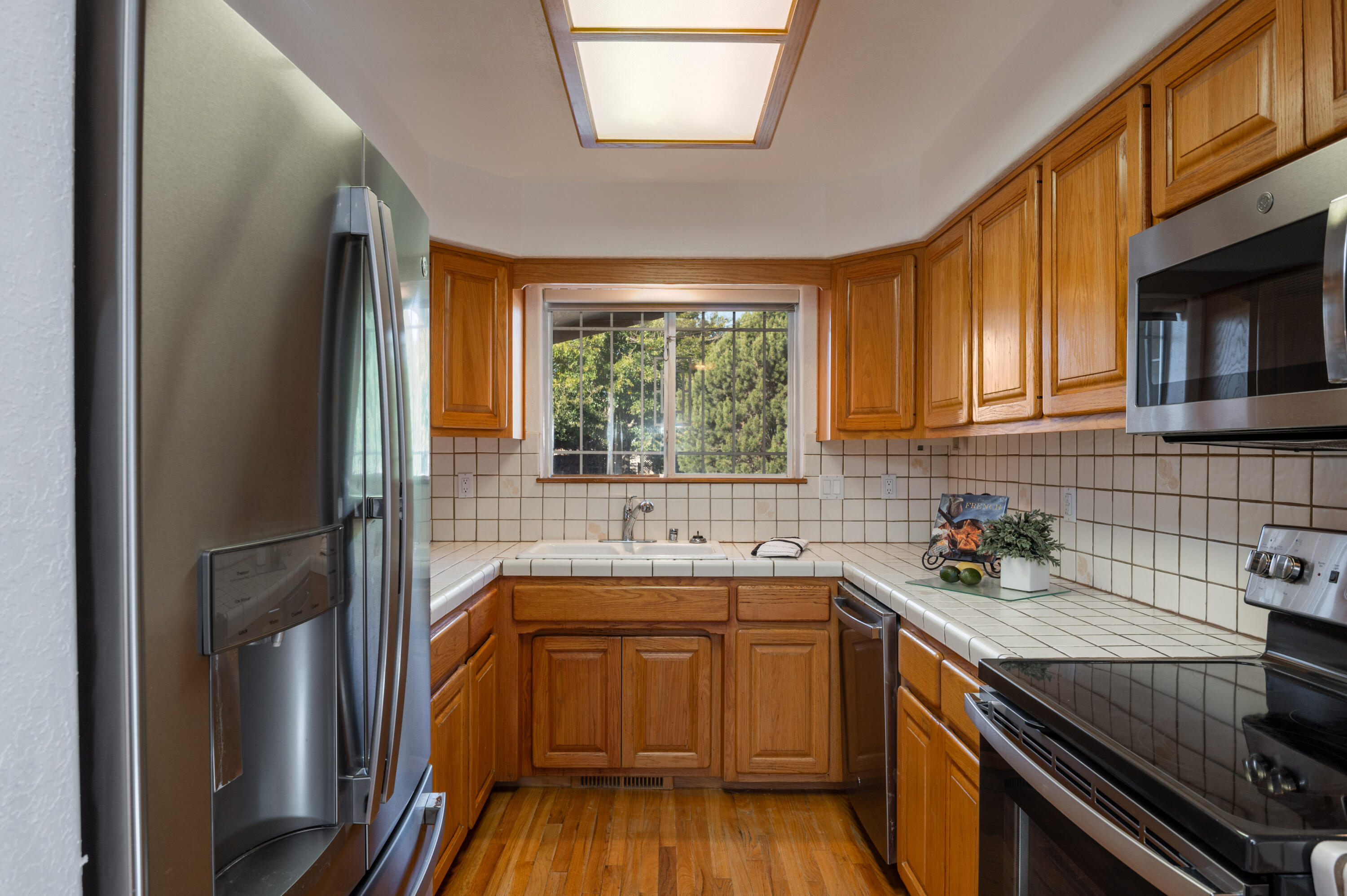 6432 TRUCHAS Drive NE Kitchen