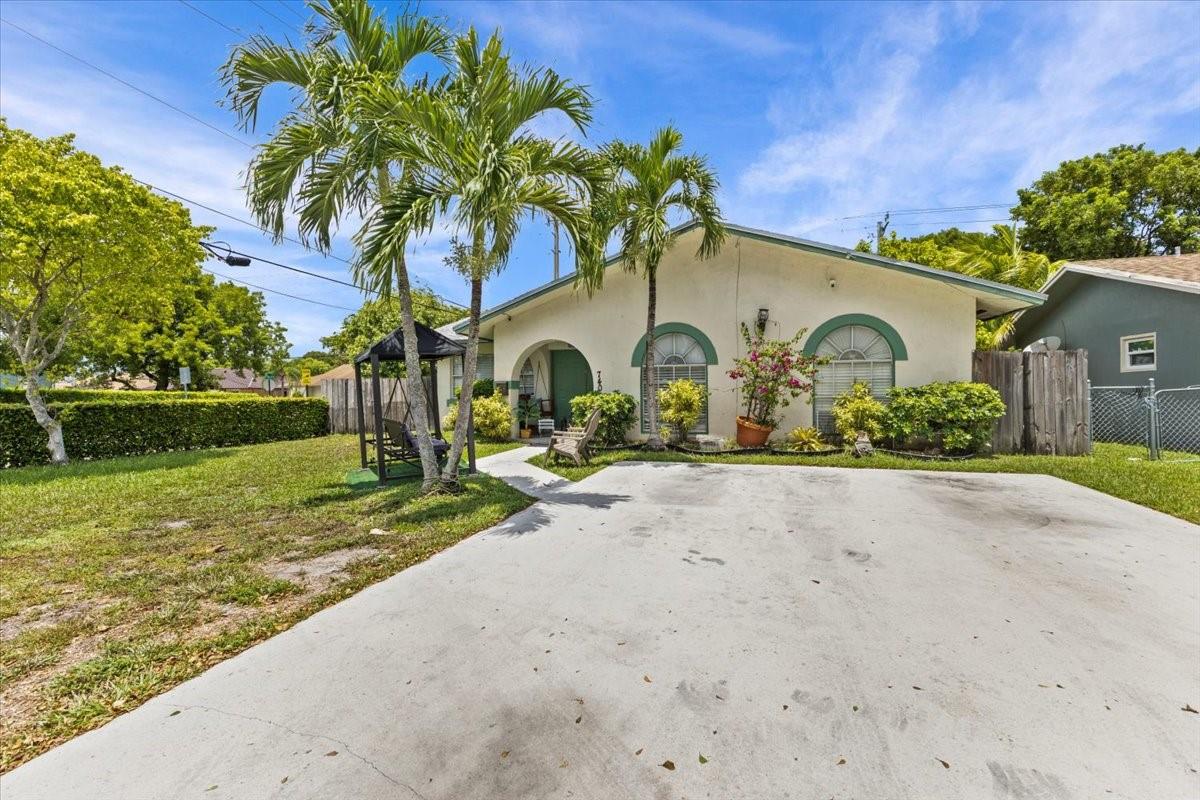 740 Sw 9TH ST Hallandale Beach FL 33009 | F10519693