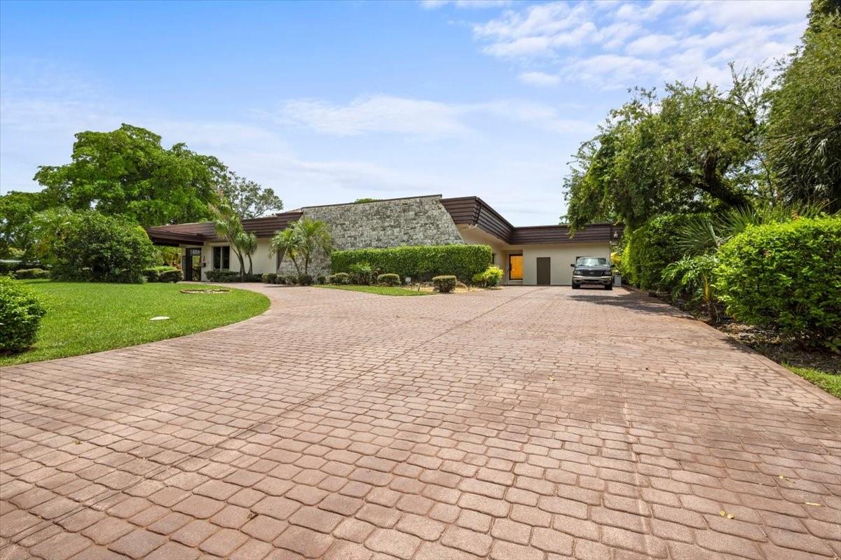 Homes for sale in Tamarac, FL | 5304 Woodlands Blvd, Tamarac, FL 33319 | MLS# F10519960