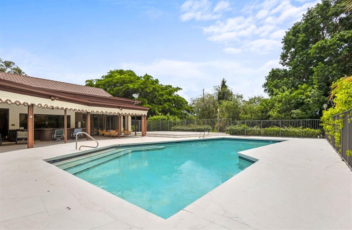 Homes for sale in Tamarac, FL | 5304 Woodlands Blvd, Tamarac, FL 33319 | MLS# F10519960