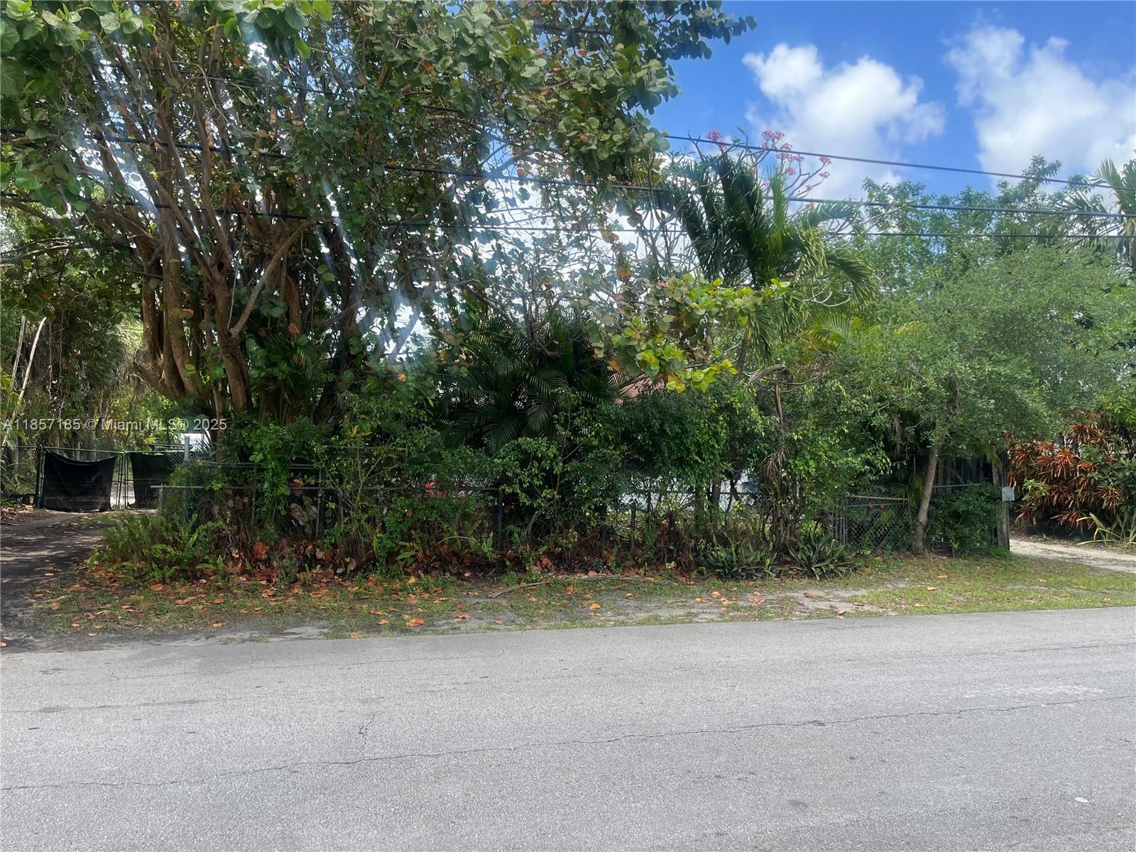 Homes for sale in Miami, FL | 15260 Ne 2nd Ave, Miami, FL 33162 | MLS# A11857185