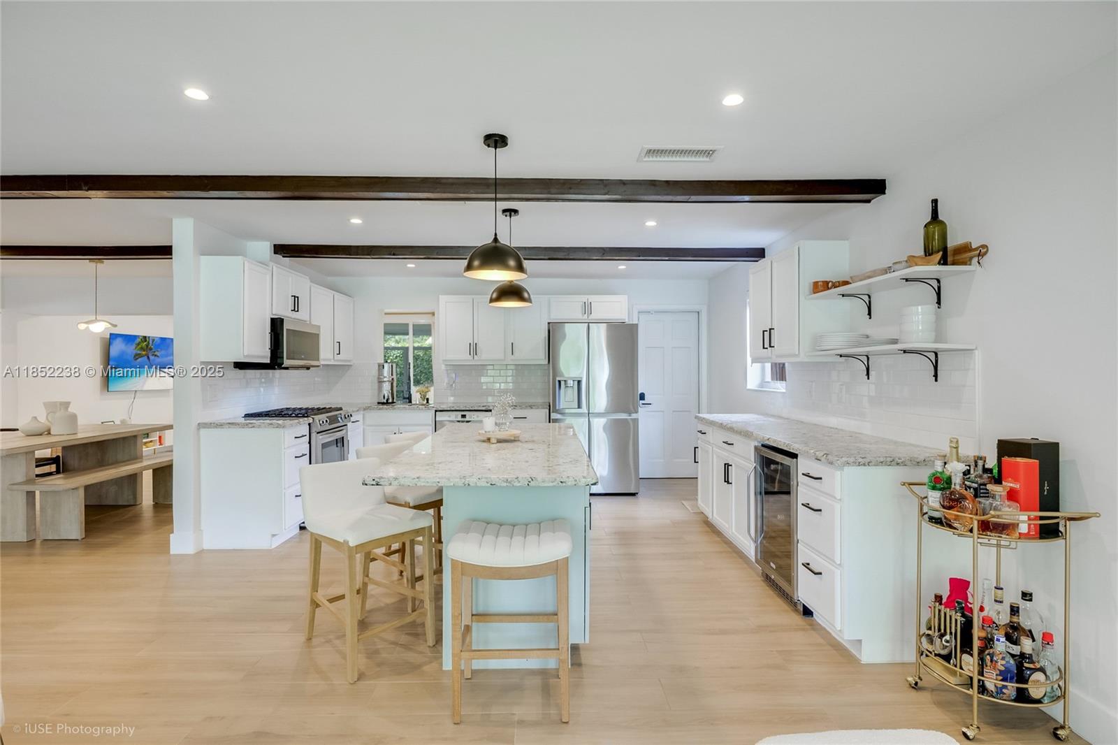 Hollywood Lakes Section