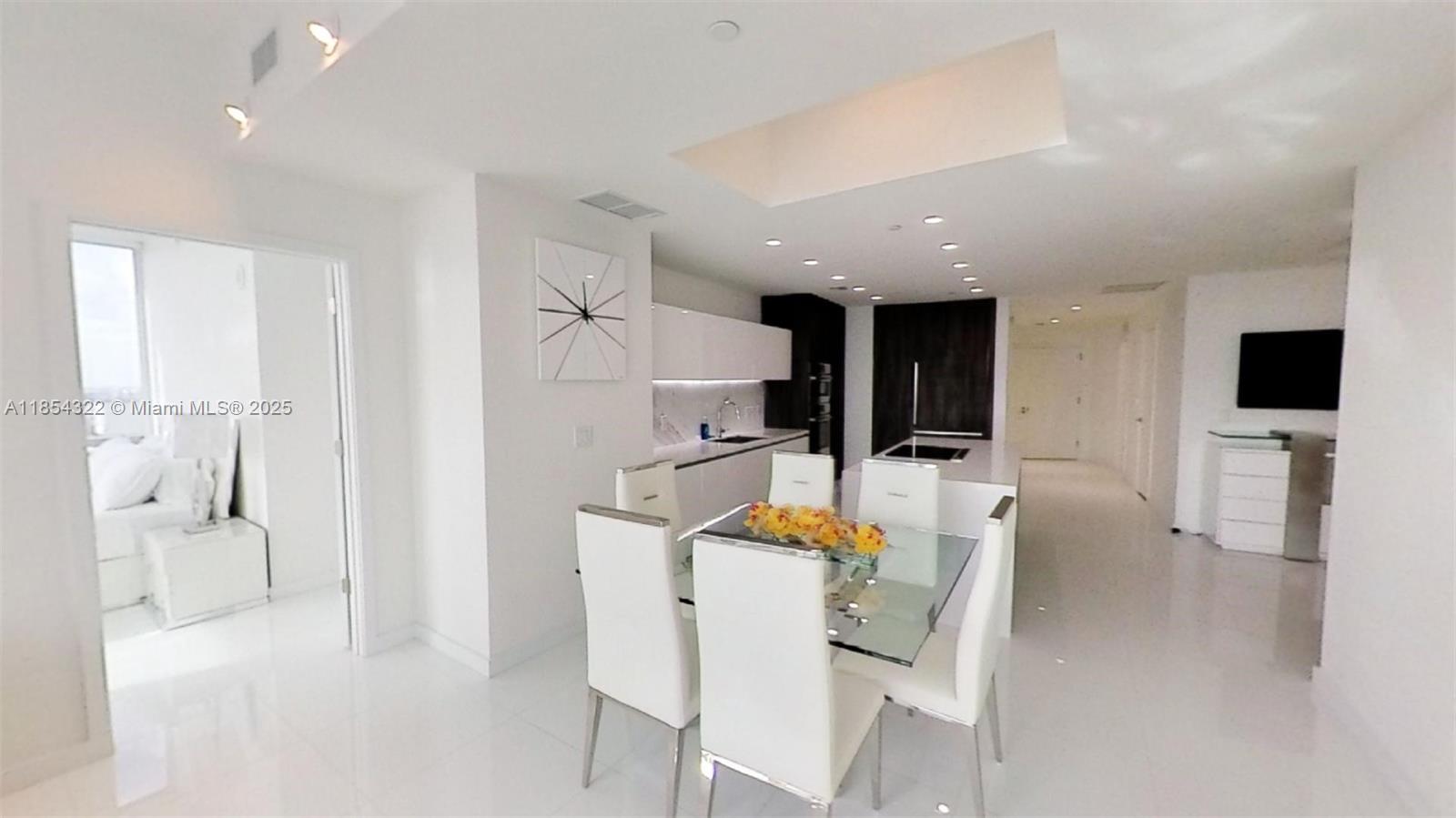 851 NE 1st #2712, Miami FL 33132