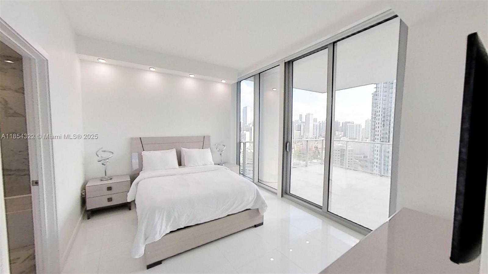 851 NE 1st #2712, Miami FL 33132