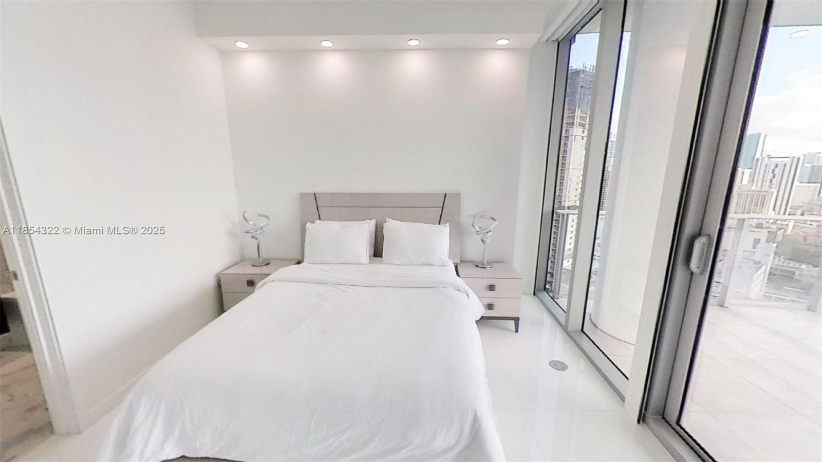 851 NE 1st #2712, Miami FL 33132