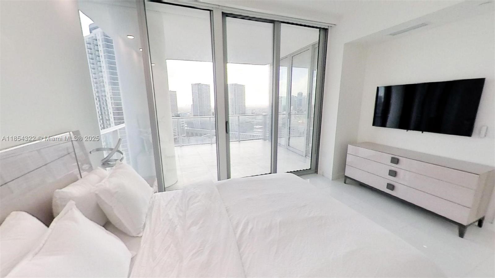 851 NE 1st #2712, Miami FL 33132