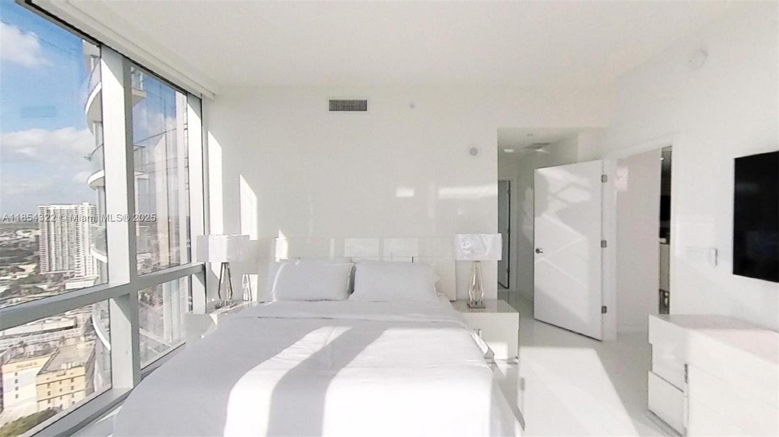 851 NE 1st #2712, Miami FL 33132