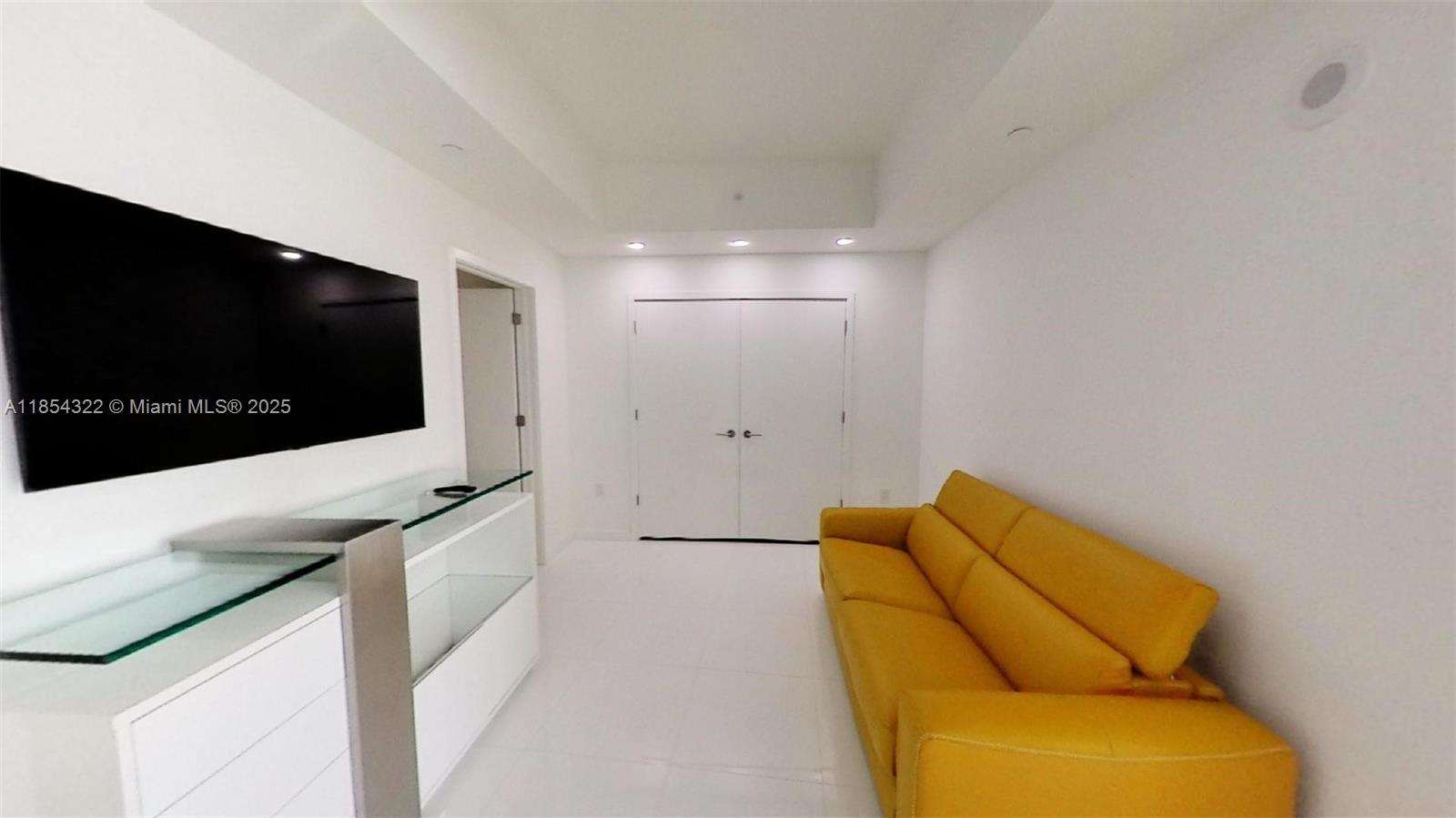 851 NE 1st #2712, Miami FL 33132