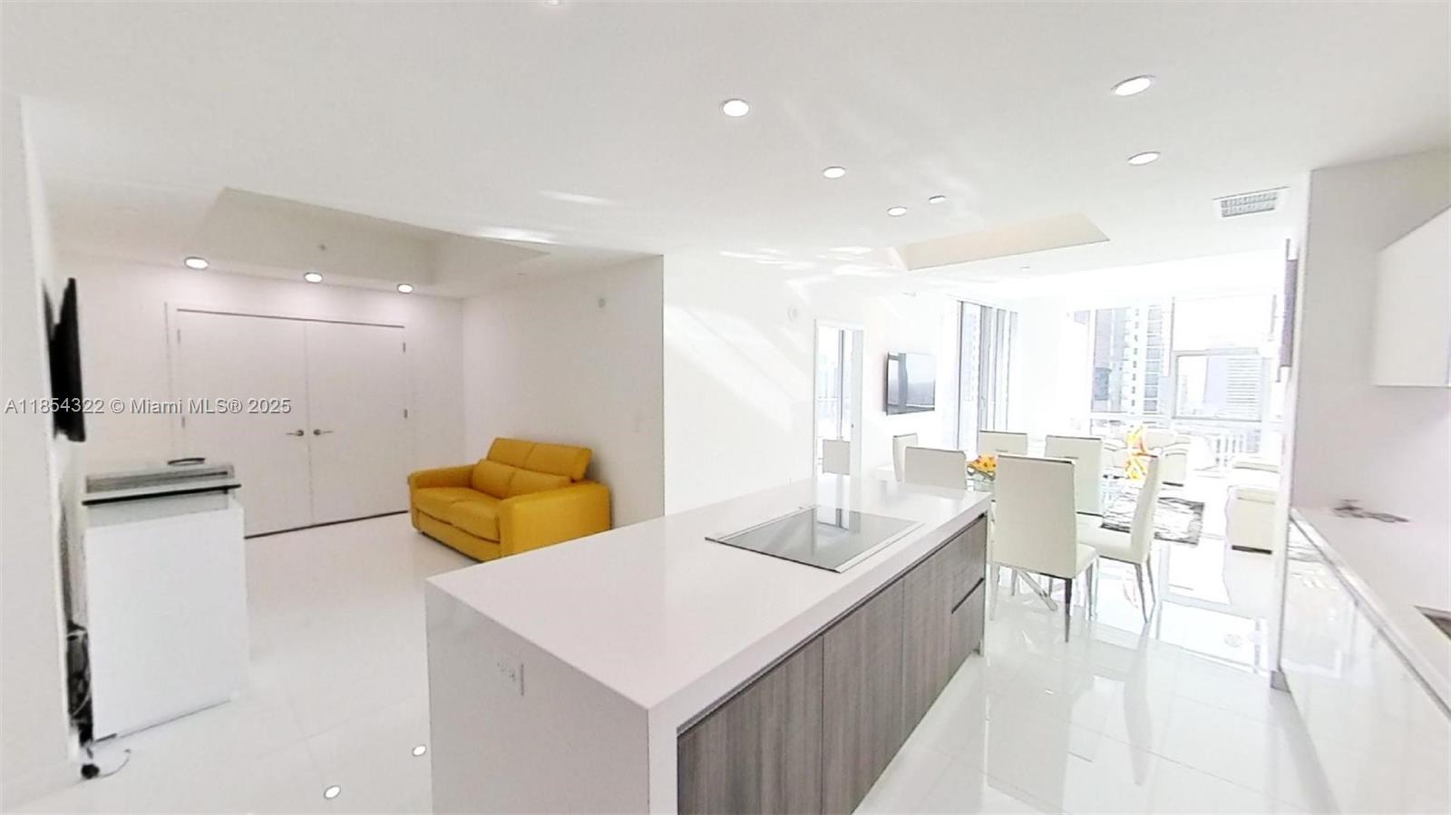 851 NE 1st #2712, Miami FL 33132