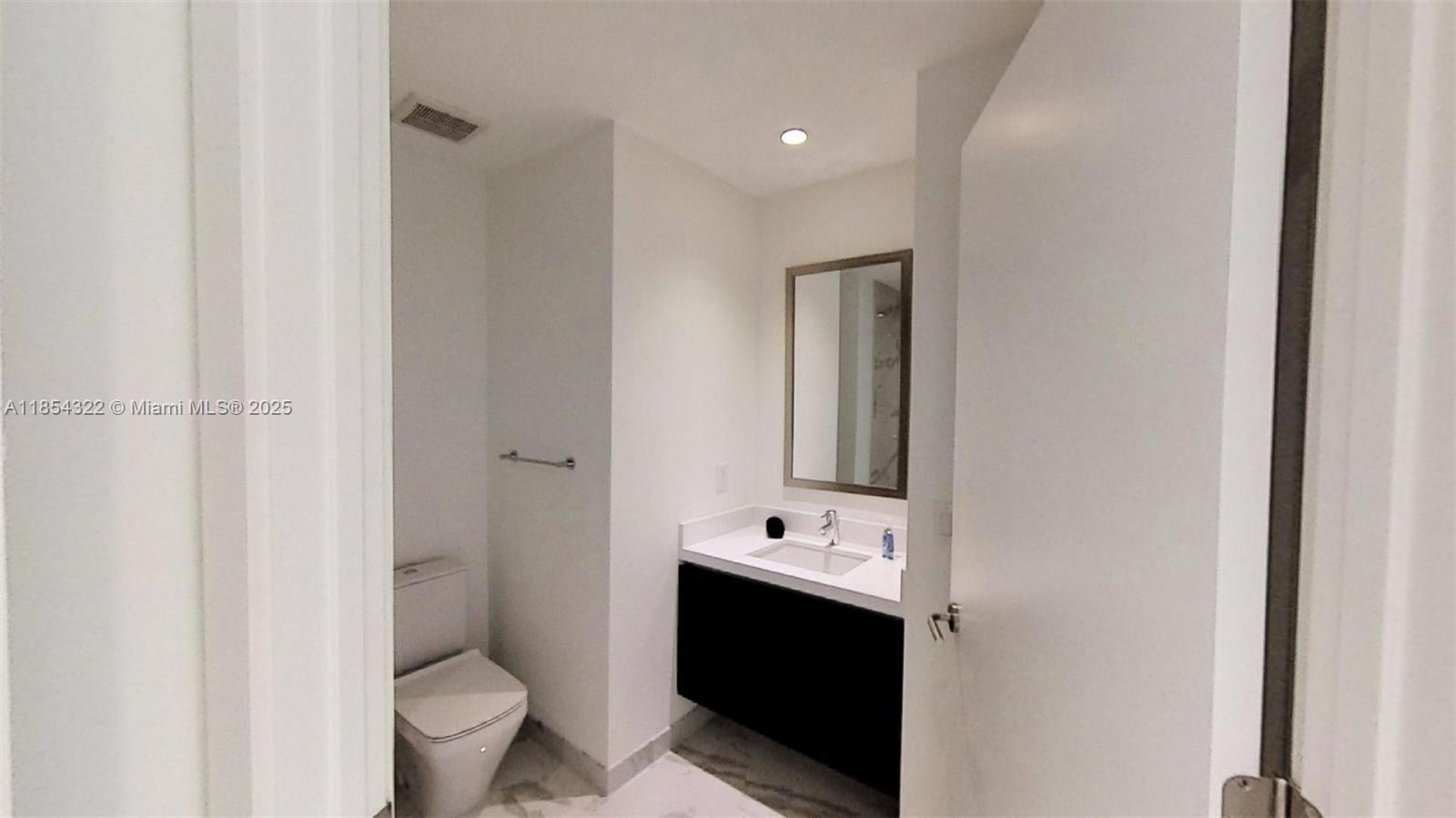 851 NE 1st #2712, Miami FL 33132
