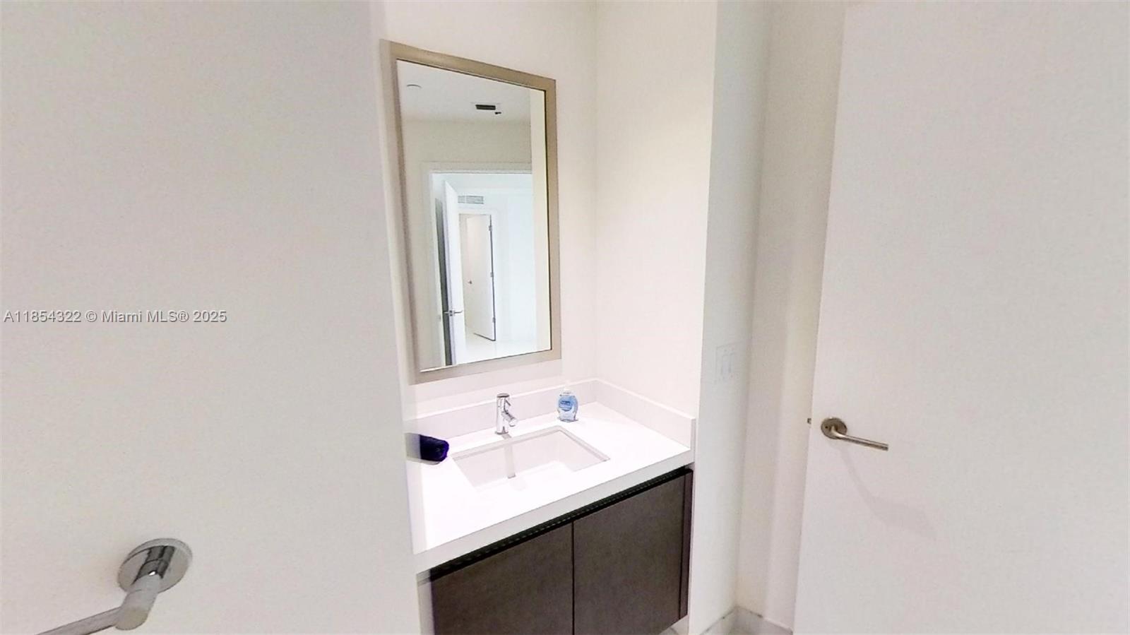 851 NE 1st #2712, Miami FL 33132