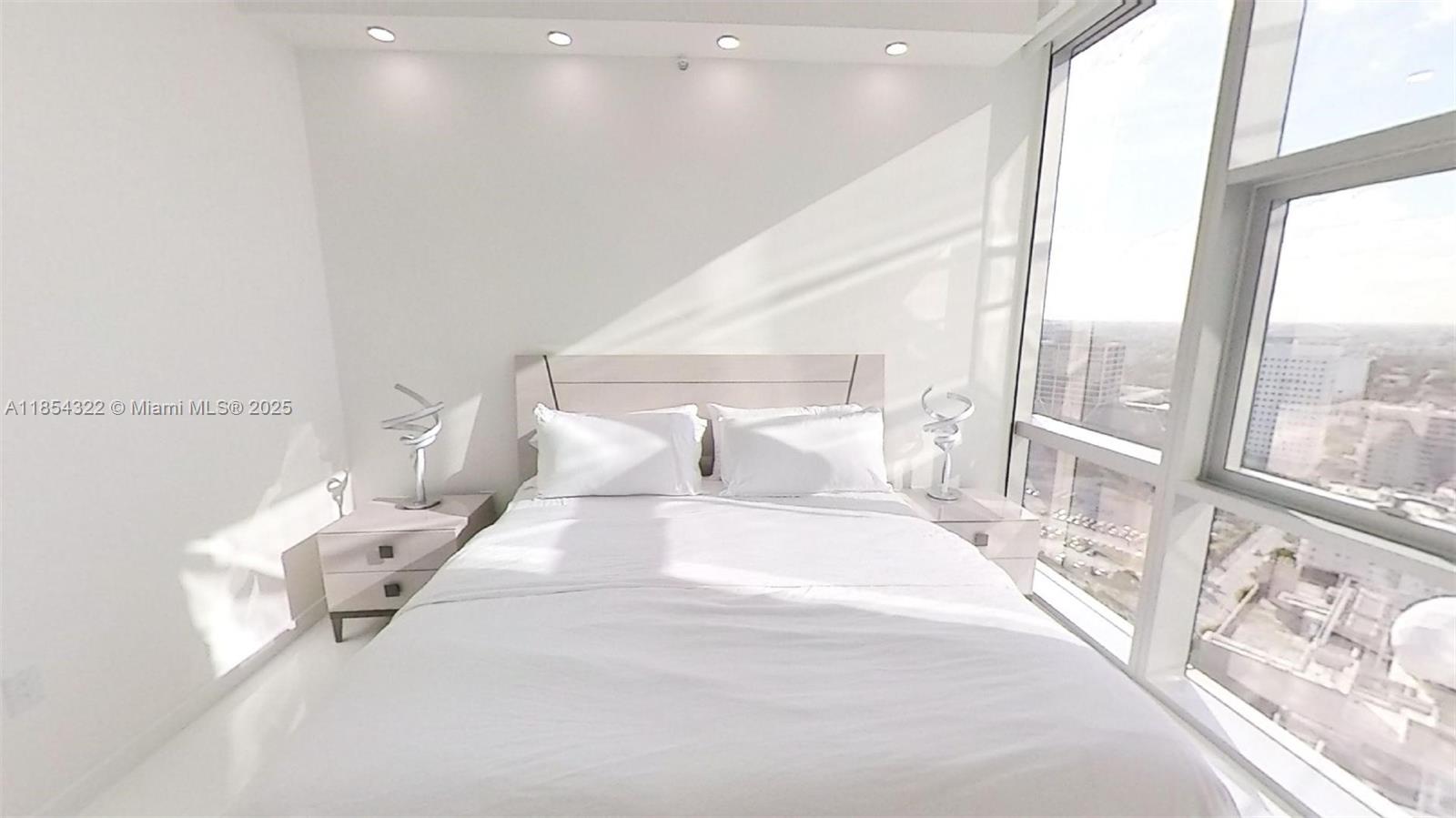 851 NE 1st #2712, Miami FL 33132