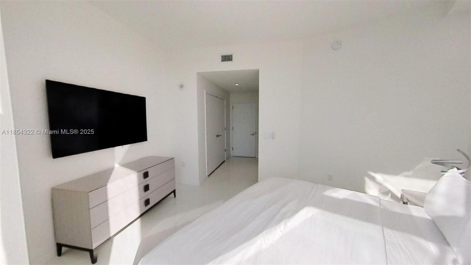 851 NE 1st #2712, Miami FL 33132