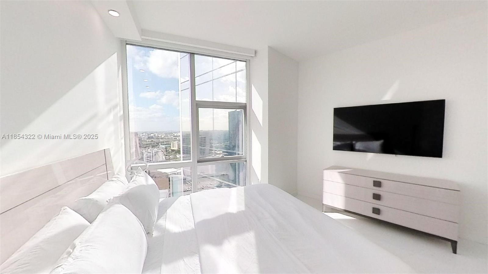 851 NE 1st #2712, Miami FL 33132