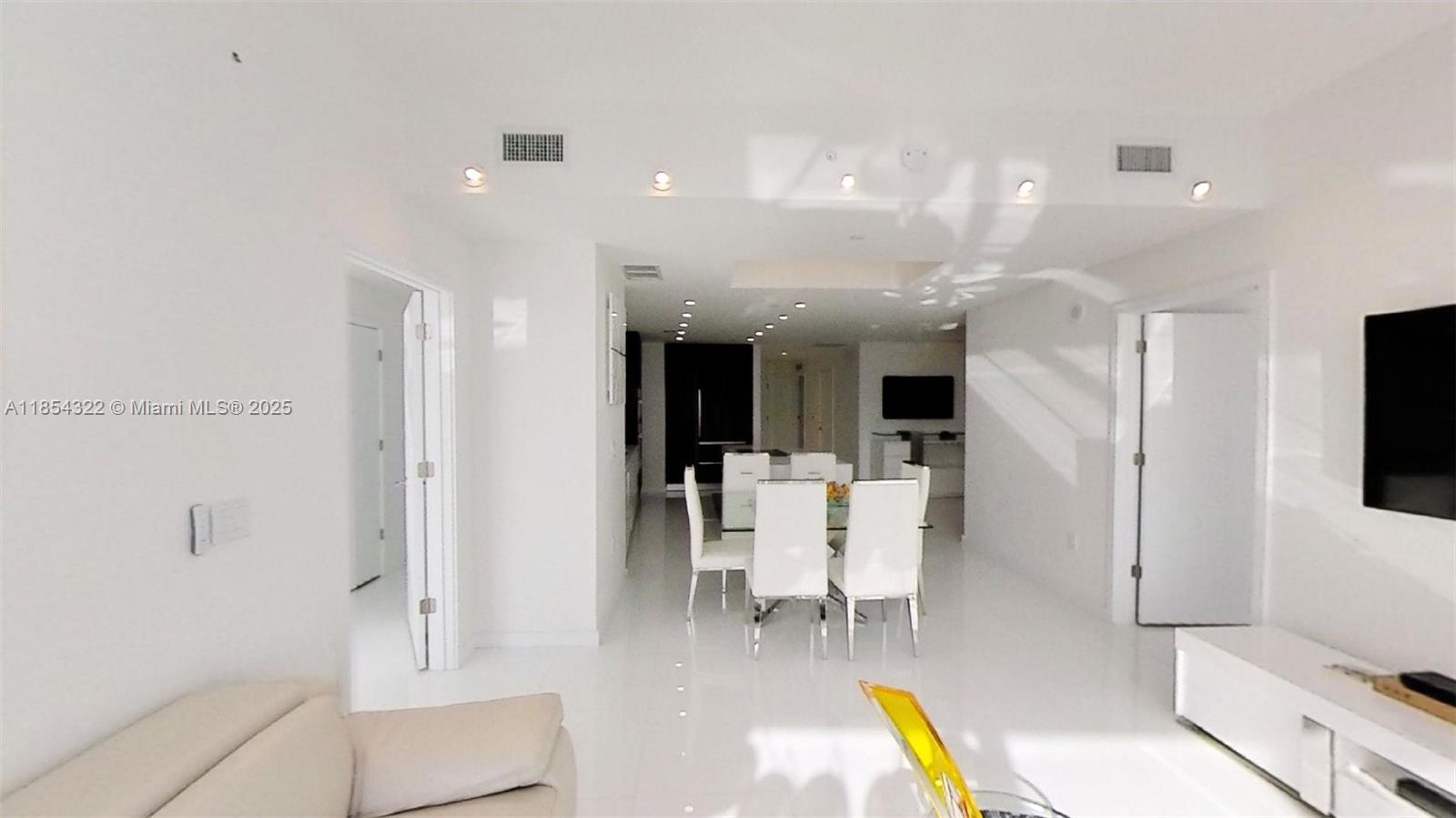 851 NE 1st #2712, Miami FL 33132