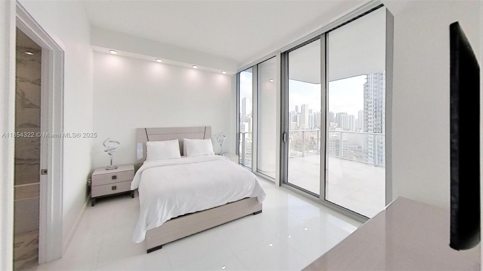 851 NE 1st #2712, Miami FL 33132