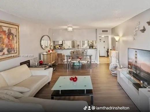 8030 Hampton Blvd 104