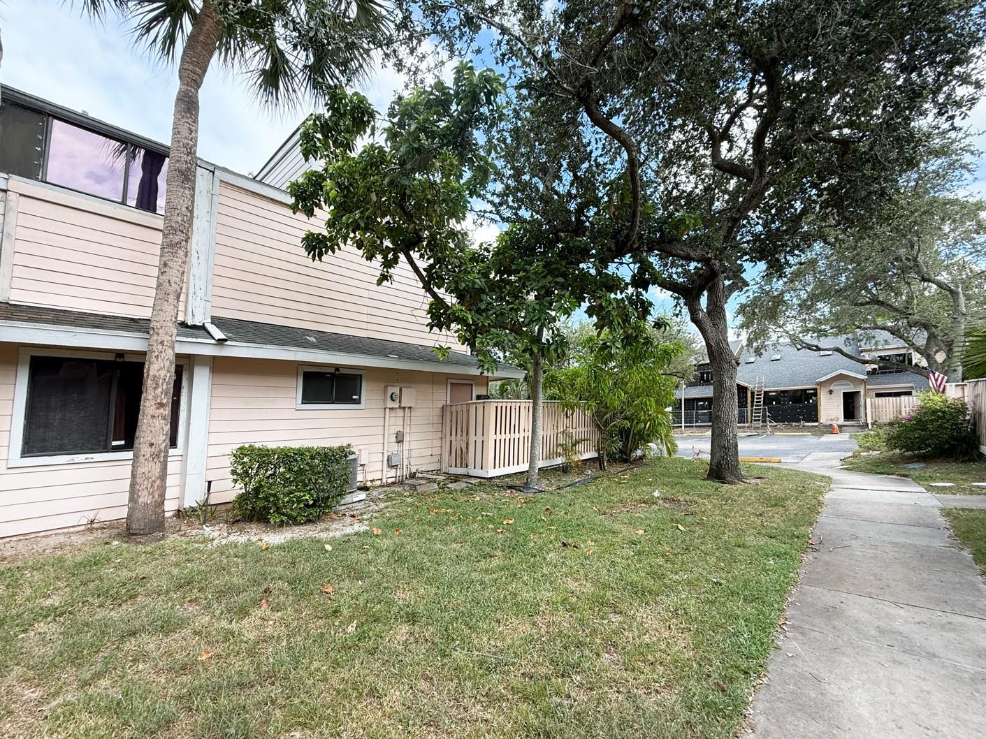 Homes for sale in North Lauderdale, FL | 2024 Winners Cir #2024, North Lauderdale, FL 33068 | MLS# F10519821