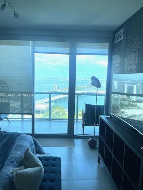 888 Biscayne Blvd #4310, Miami FL 33132