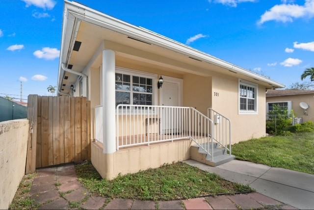 701 Ne 6th St Hallandale Beach FL 33009 | F10520126