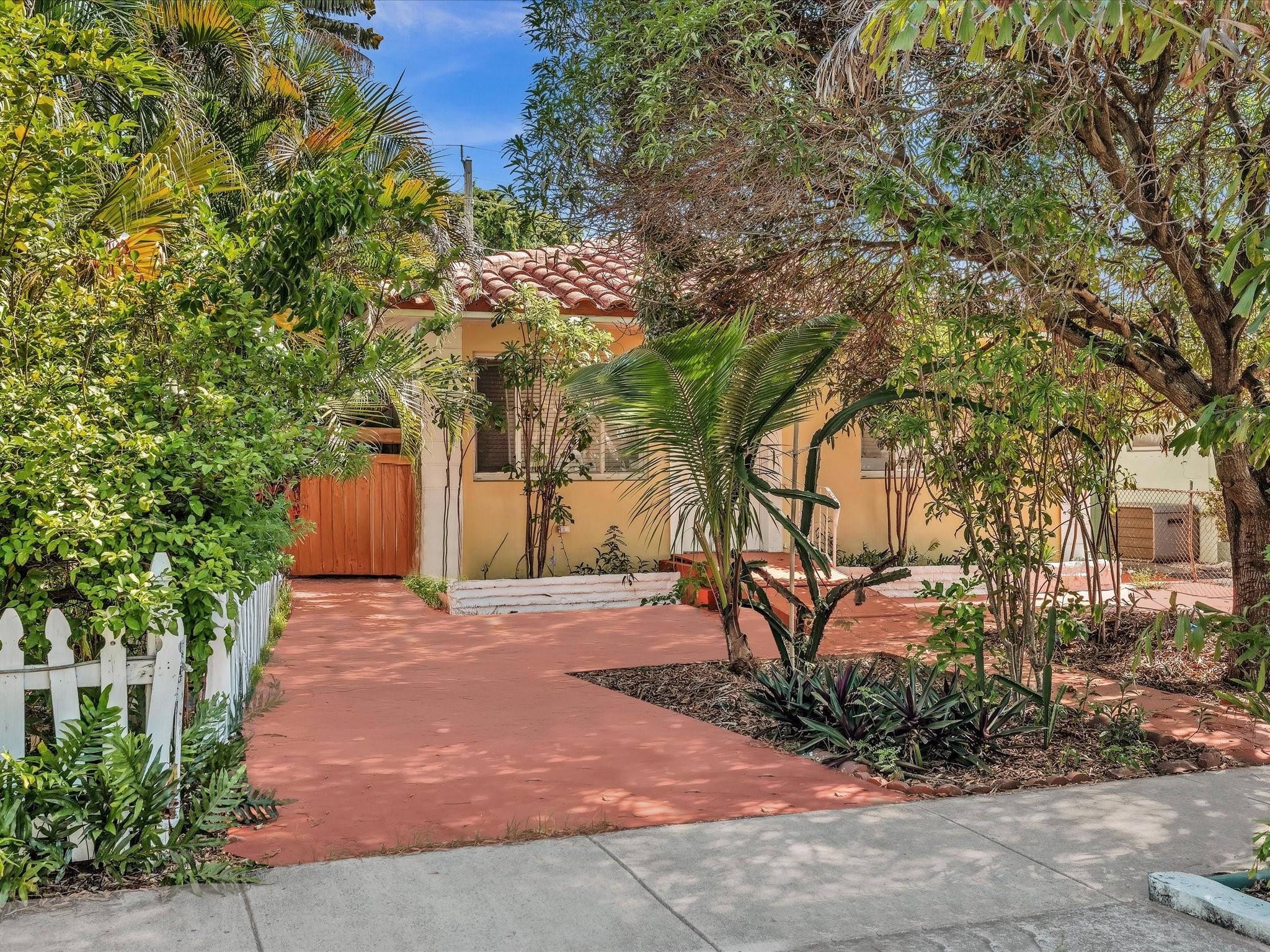 1930 Pierce St Hollywood FL 33020 | F10520159