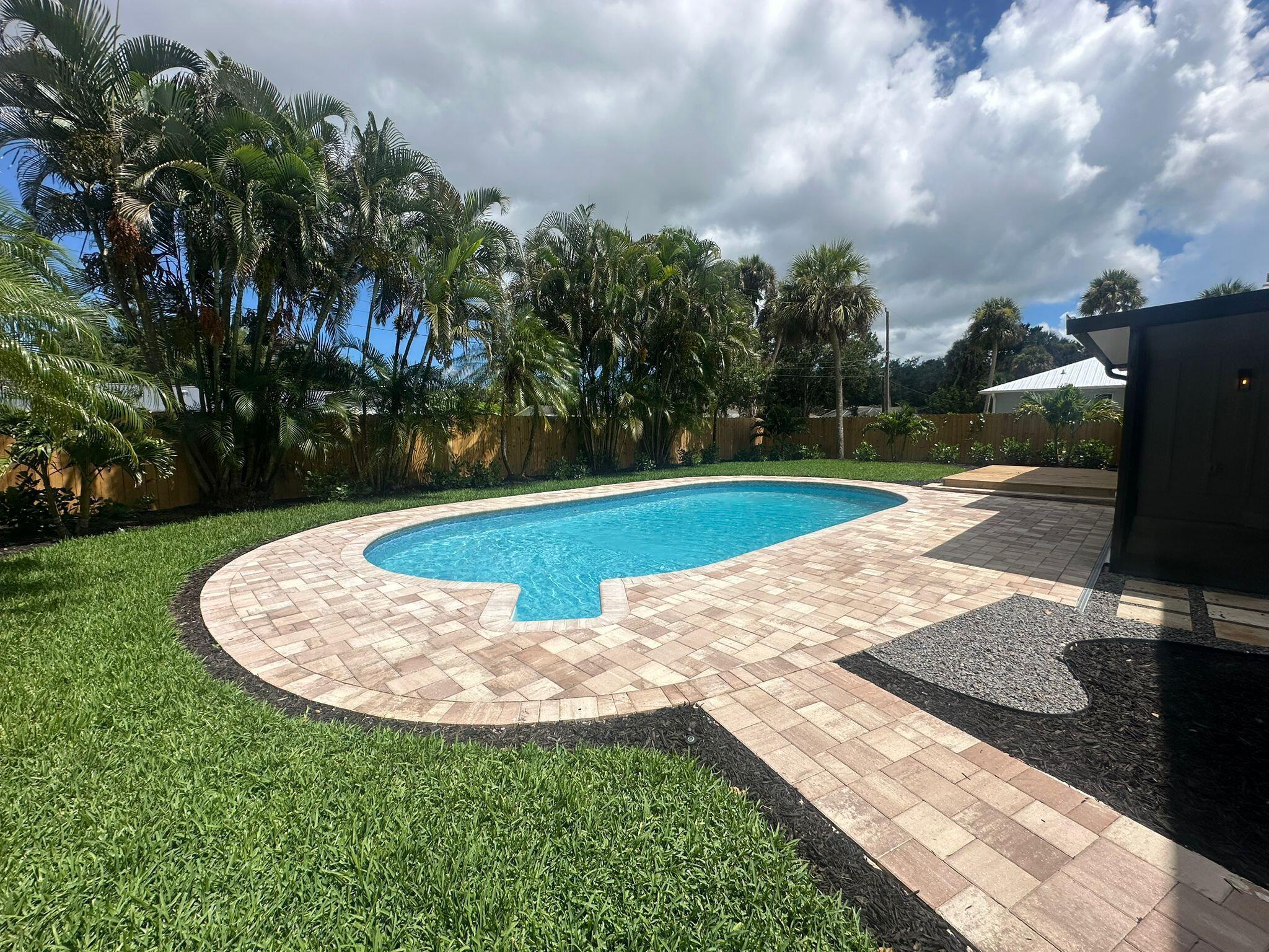 Homes for sale in Vero Beach, FL | 660 42Nd Avenue, Vero Beach, FL 32968 | MLS# R11115171