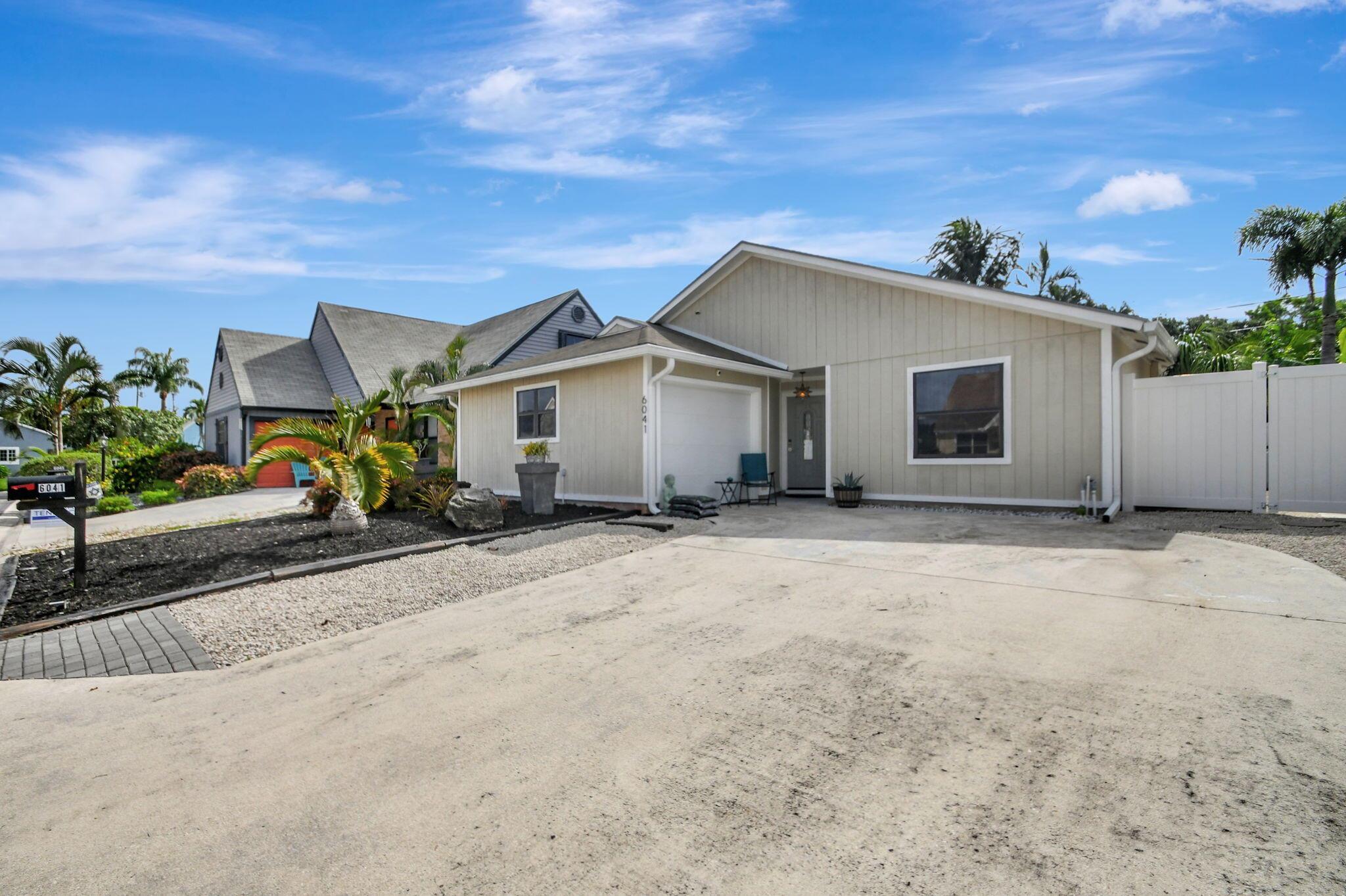 Homes for sale in Lantana, FL | 6041 Lace Wood Circle, Lantana, FL 33462 | MLS# R11115165