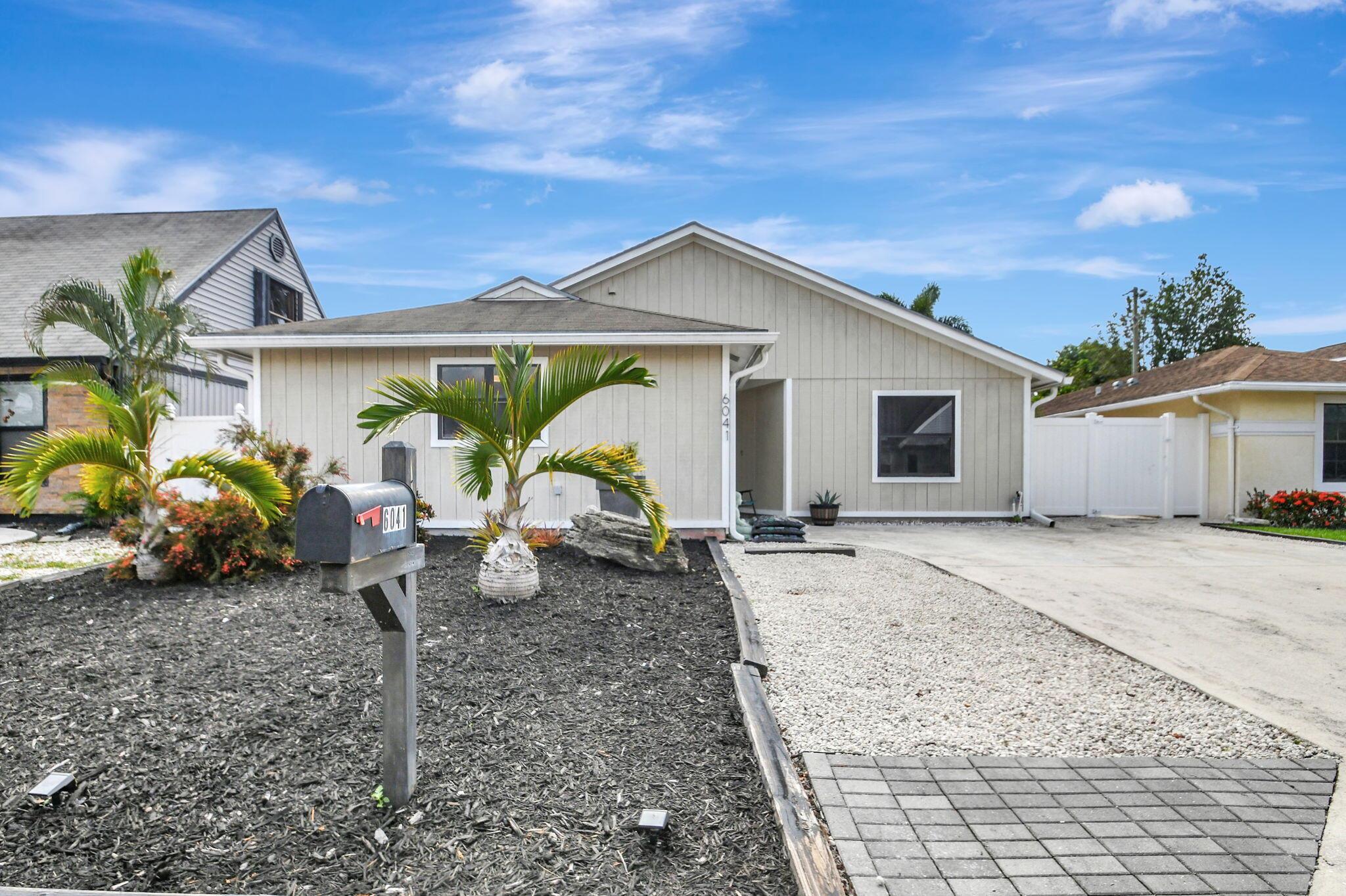 Homes for sale in Lantana, FL | 6041 Lace Wood Circle, Lantana, FL 33462 | MLS# R11115165