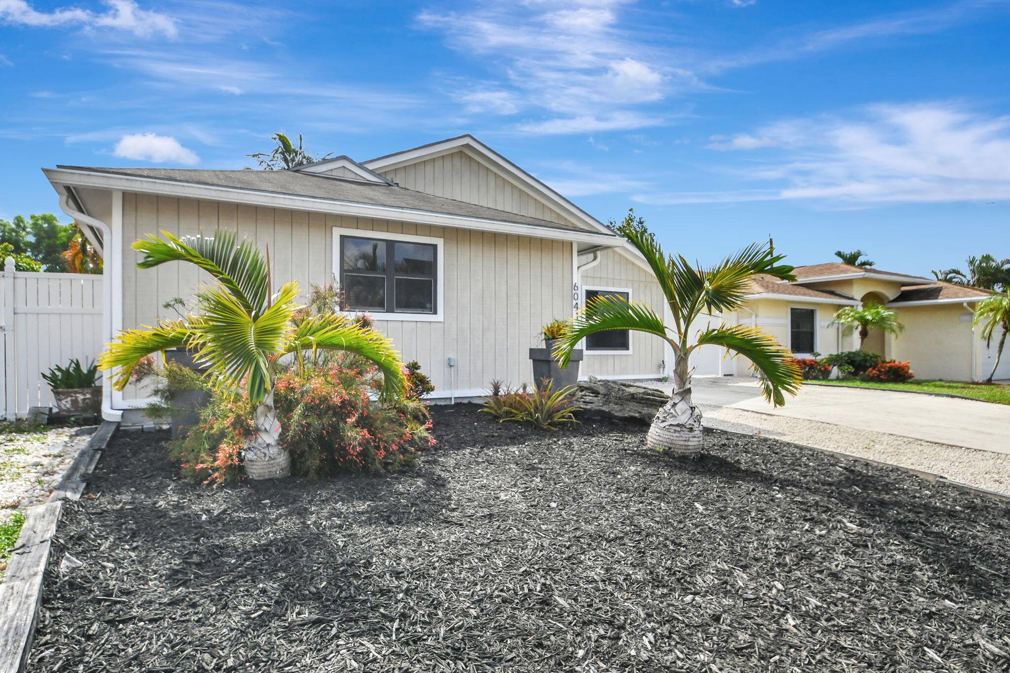 Homes for sale in Lantana, FL | 6041 Lace Wood Circle, Lantana, FL 33462 | MLS# R11115165