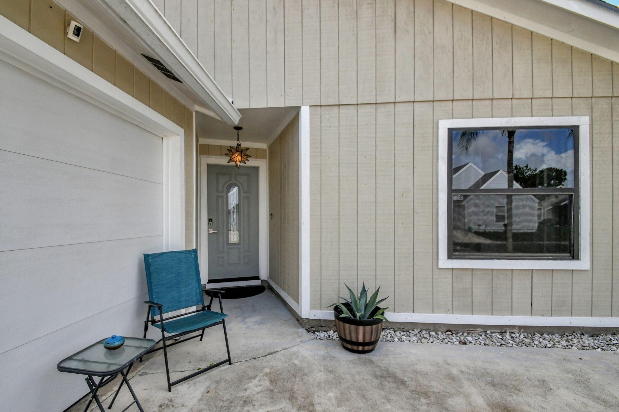 Homes for sale in Lantana, FL | 6041 Lace Wood Circle, Lantana, FL 33462 | MLS# R11115165