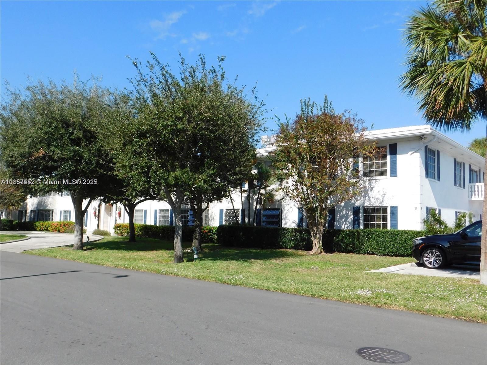 Imperial Point Colonnades