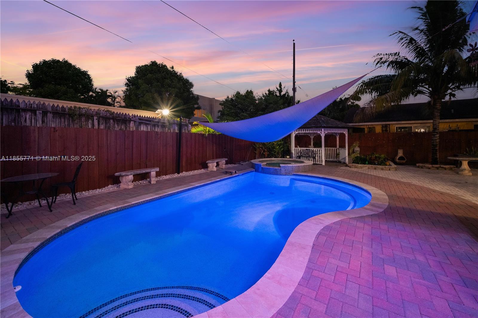 listing main picture