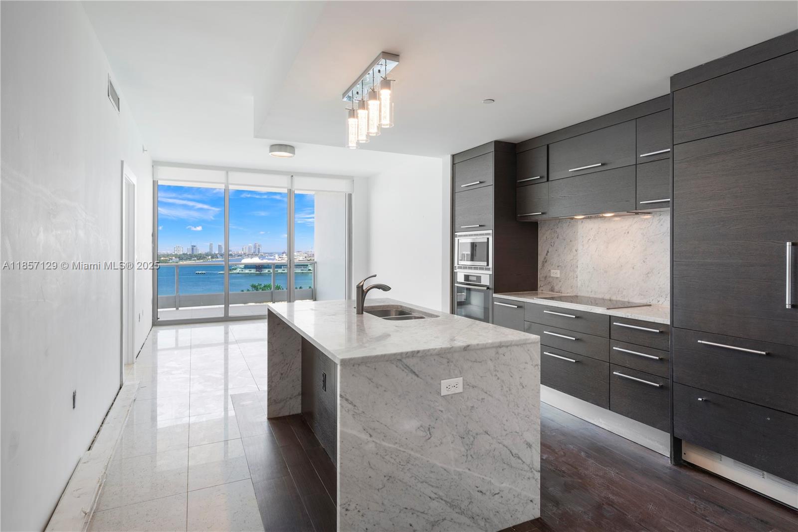 Condo for Rent in Miami, FL