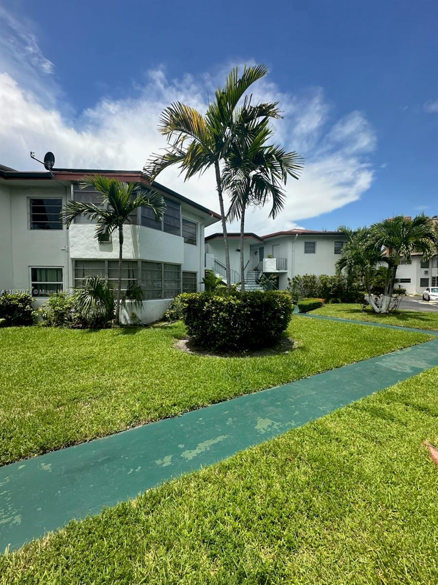 Sky Lake Gardens No 4 Con