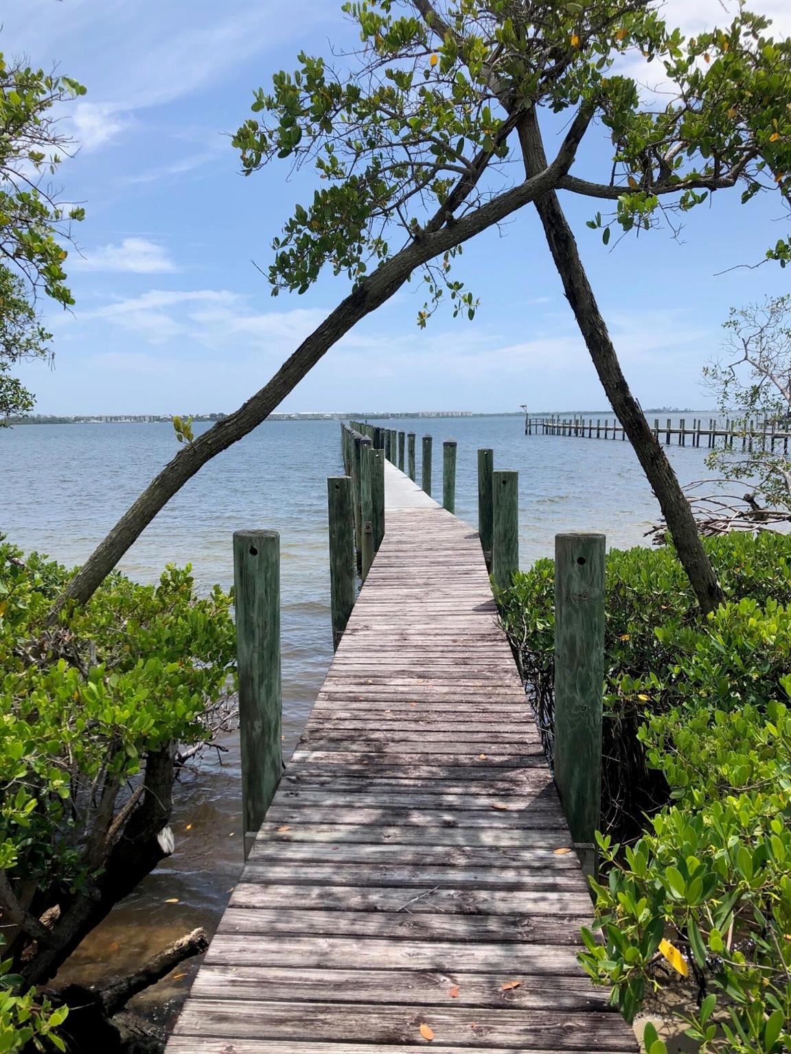 Homes for sale in Sewalls Point, FL | 36 S Sewalls Point Road, Sewalls Point, FL 34996 | MLS# R11115296