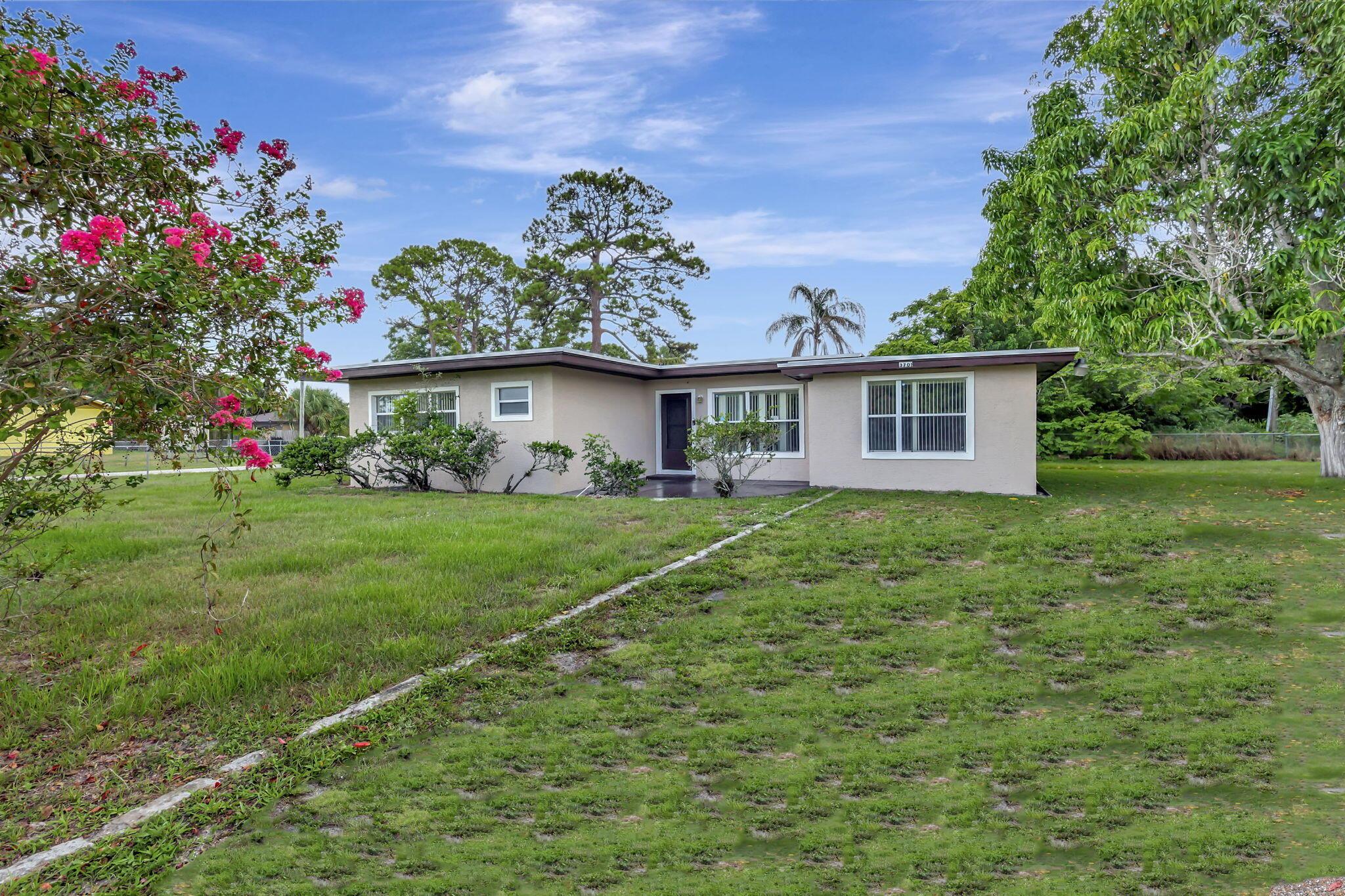 Homes for sale in Fort Pierce, FL | 3701 S Avenue, Fort Pierce, FL 34947 | MLS# R11115315