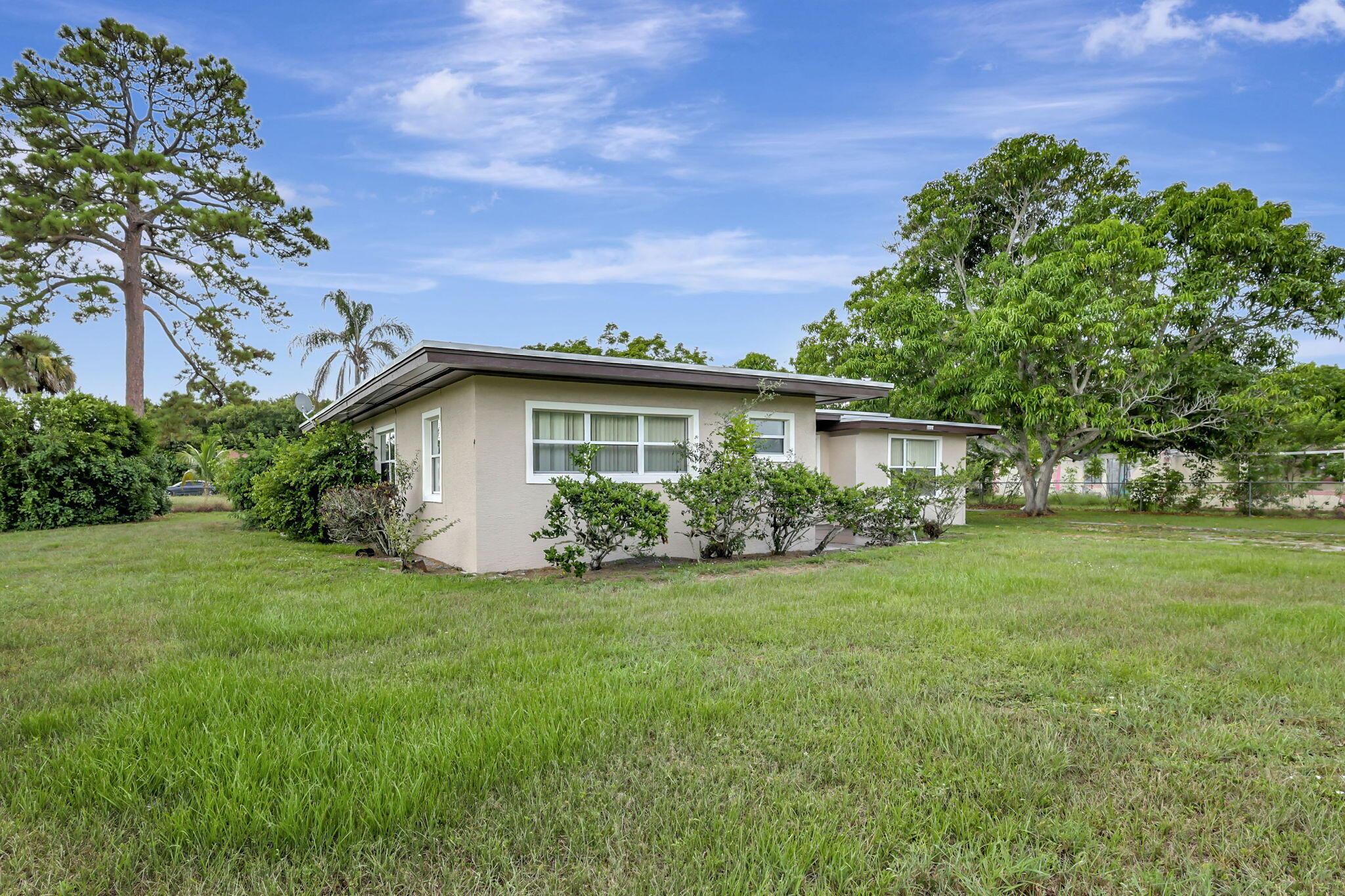 Homes for sale in Fort Pierce, FL | 3701 S Avenue, Fort Pierce, FL 34947 | MLS# R11115315