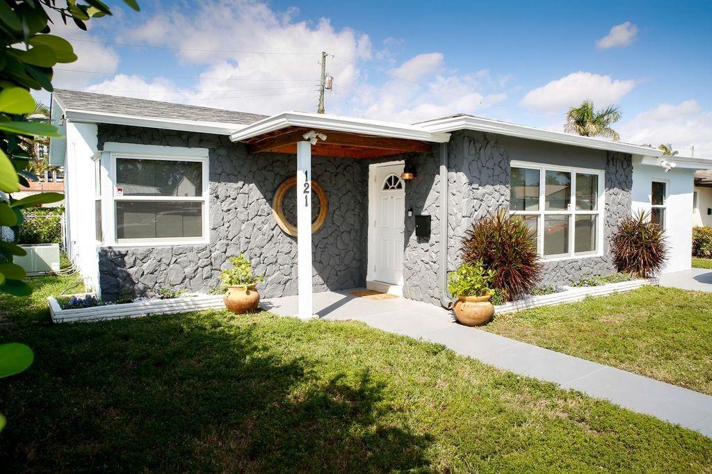 121 1st Ct Dania Beach FL 33004 | F10520261