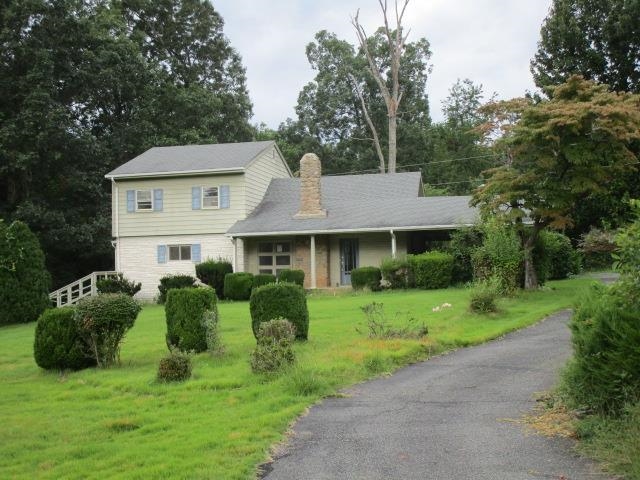 37 Oak Grove Ln